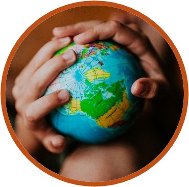 Hands-holding-globe Hands holding a globe